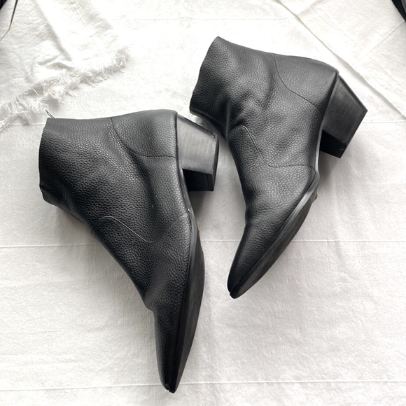 Steve Madden Cafe Genuine Leather Ankle Boots - Picture 3 of 8